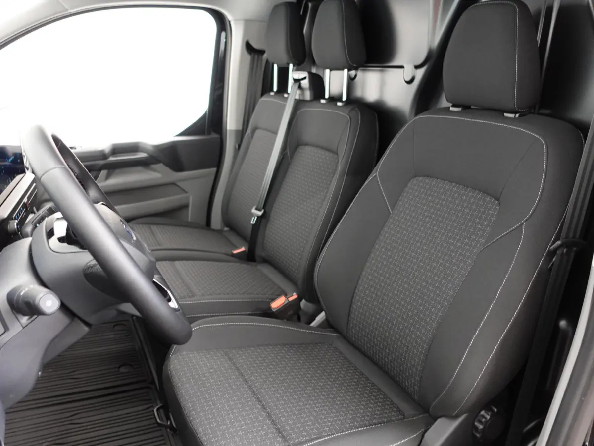 300 2.0 TDCI L2H1 Trend Automaat Nieuw Model Airco Navigatie Cruise PDC Camera