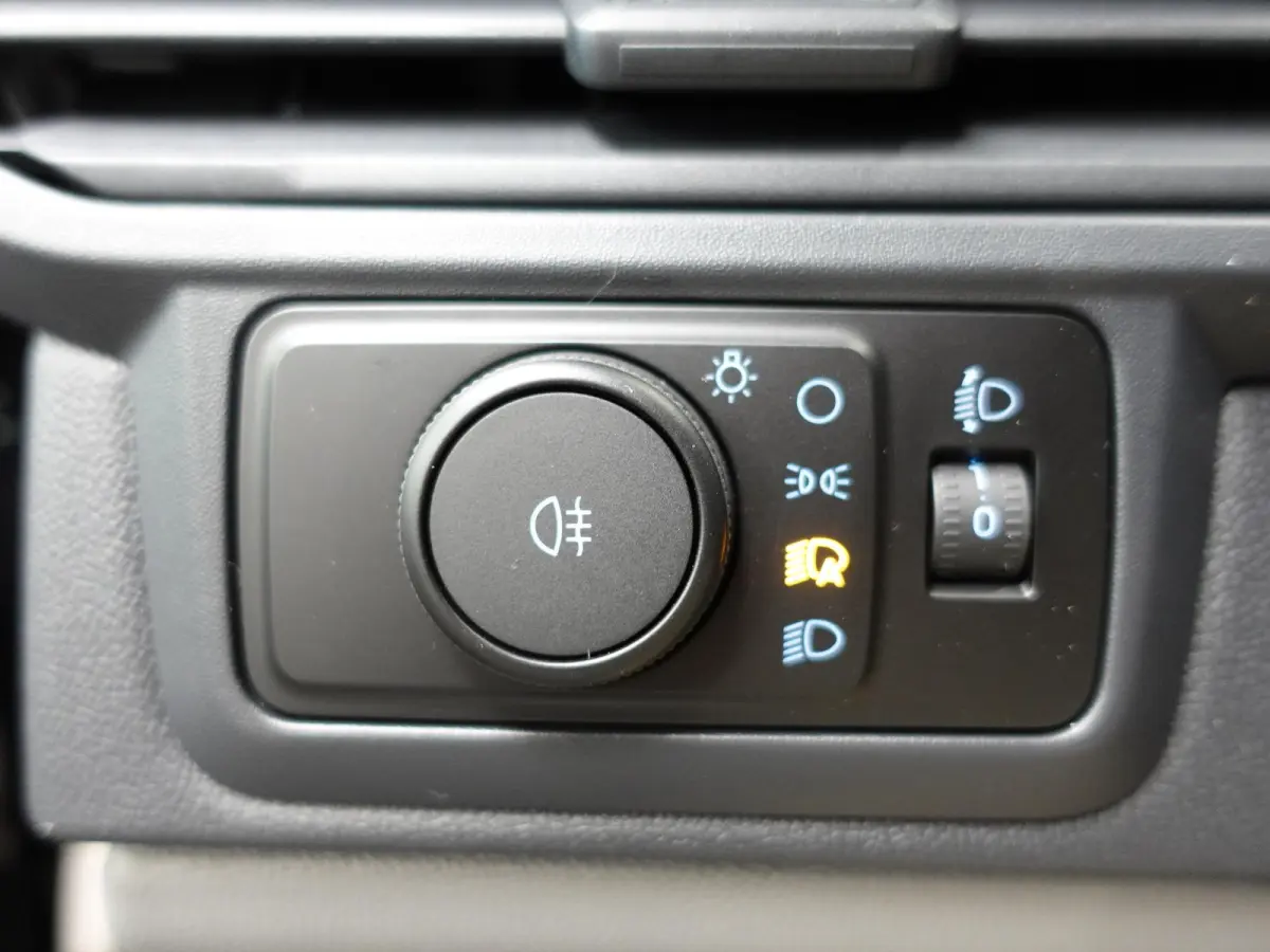 300 2.0 TDCI L2H1 Trend Automaat Nieuw Model Airco Navigatie Cruise PDC Camera