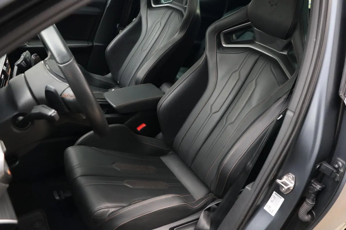 1.4 e-Hybrid 245PK VZ Performance Panodak Carbon Schaalzetels Matrix-Beam AdaptiveCruise Led Stoelverw AppleCarplay 32000KM BJ2024