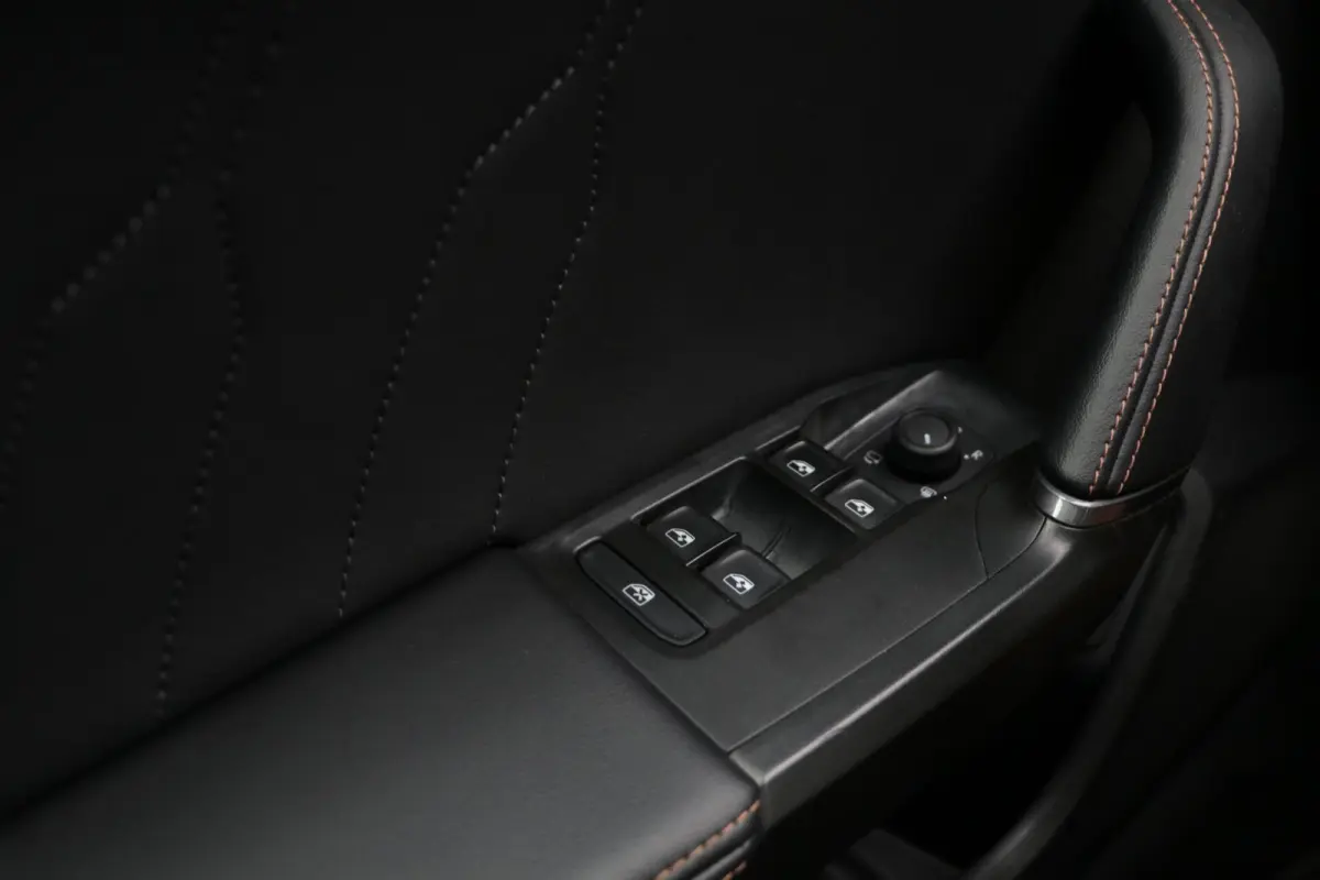 1.4 e-Hybrid 245PK VZ Performance Panodak Carbon Schaalzetels Matrix-Beam AdaptiveCruise Led Stoelverw AppleCarplay 32000KM BJ2024