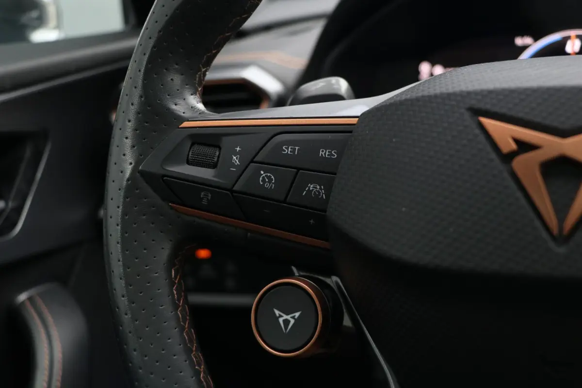 1.4 e-Hybrid 245PK VZ Performance Panodak Carbon Schaalzetels Matrix-Beam AdaptiveCruise Led Stoelverw AppleCarplay 32000KM BJ2024