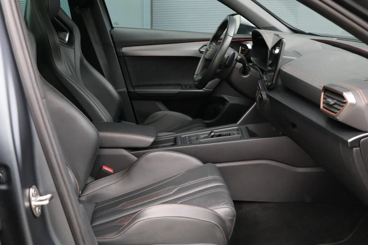 1.4 e-Hybrid 245PK VZ Performance Panodak Carbon Schaalzetels Matrix-Beam AdaptiveCruise Led Stoelverw AppleCarplay 32000KM BJ2024