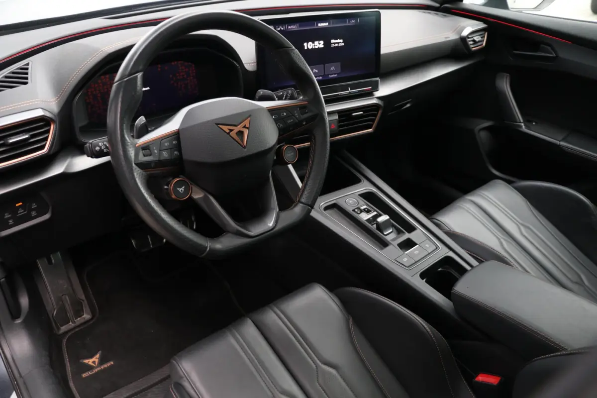 1.4 e-Hybrid 245PK VZ Performance Panodak Carbon Schaalzetels Matrix-Beam AdaptiveCruise Led Stoelverw AppleCarplay 32000KM BJ2024