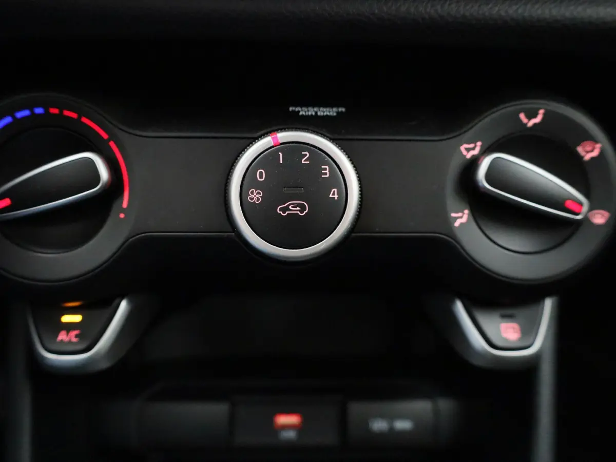 1.0 DPi ComfortLine | APPLE CARPLAY | AIRCO | BT TELEFOON | 5 DEURS | CENTRALE DEUR VERGRENDLING | CRUISE CONTROL |