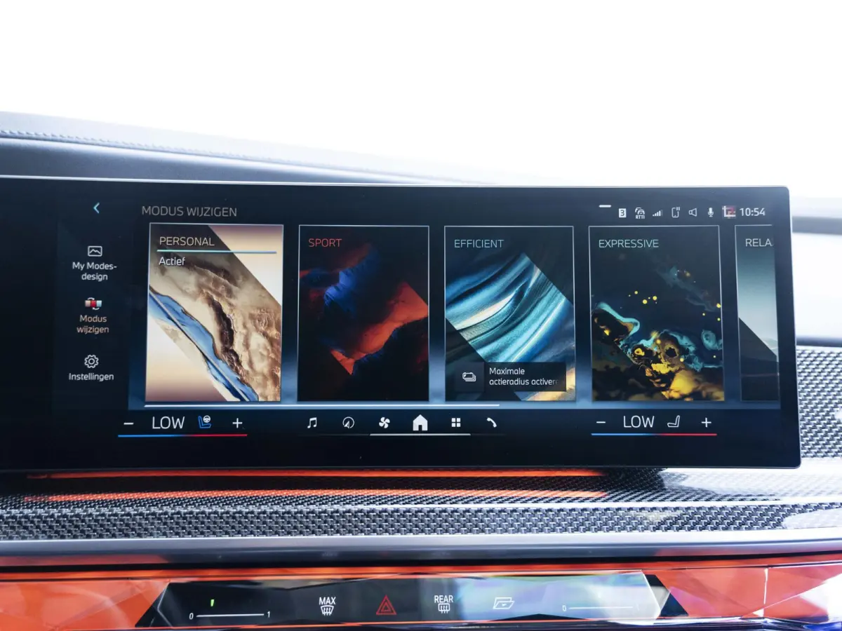 xDrive60 SoH 100% | M Sportpakket Pro | Connoisseur Pack | Climate Acoustics Pack | Active Steering | 21 inch | Iconic Glow kristalkoplampen | Stoelventilatie | Driving Assistant Professiona