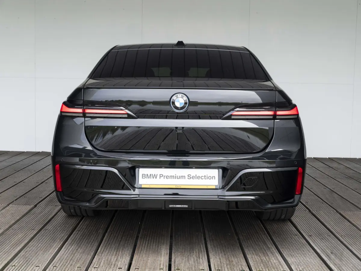 xDrive60 SoH 100% | M Sportpakket Pro | Connoisseur Pack | Climate Acoustics Pack | Active Steering | 21 inch | Iconic Glow kristalkoplampen | Stoelventilatie | Driving Assistant Professiona