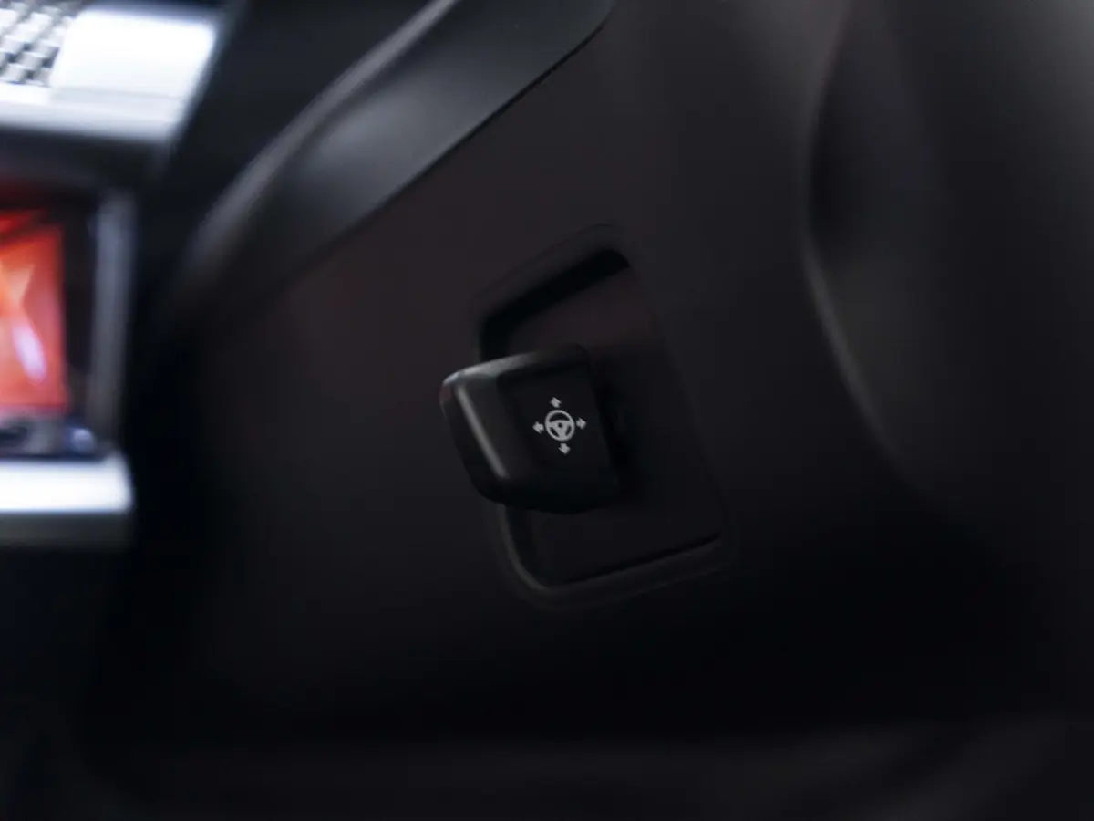 xDrive60 SoH 100% | M Sportpakket Pro | Connoisseur Pack | Climate Acoustics Pack | Active Steering | 21 inch | Iconic Glow kristalkoplampen | Stoelventilatie | Driving Assistant Professiona