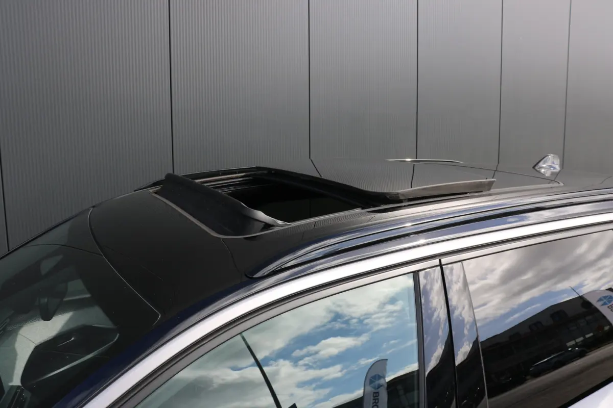 1.2 Hybrid 136 GT 7p | Schuif kanteldak | Alcantara | 360 Pakket | | Panoramadak | Rondomzicht camera | Voorstoelen verwarmd | Achterbank verwarmd | Navi | Apple Carplay/Android  |