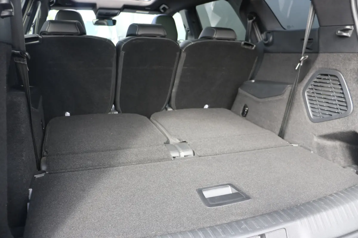 1.2 Hybrid 136 GT 7p | Schuif kanteldak | Alcantara | 360 Pakket | | Panoramadak | Rondomzicht camera | Voorstoelen verwarmd | Achterbank verwarmd | Navi | Apple Carplay/Android  |