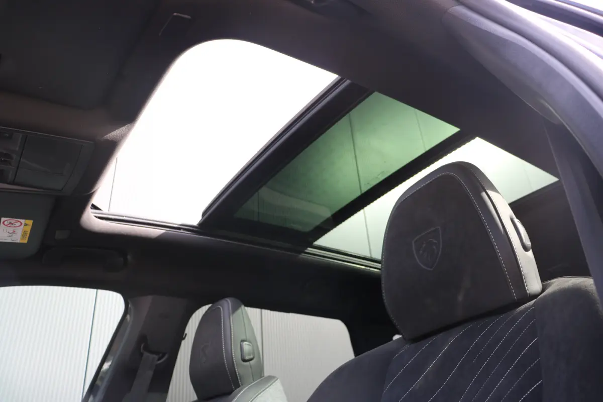 1.2 Hybrid 136 GT 7p | Schuif kanteldak | Alcantara | 360 Pakket | | Panoramadak | Rondomzicht camera | Voorstoelen verwarmd | Achterbank verwarmd | Navi | Apple Carplay/Android  |