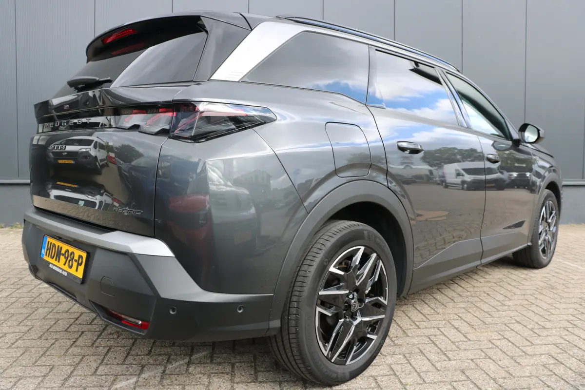 1.2 Hybrid 136 GT 7p | Schuif kanteldak | Alcantara | 360 Pakket | | Panoramadak | Rondomzicht camera | Voorstoelen verwarmd | Achterbank verwarmd | Navi | Apple Carplay/Android  |