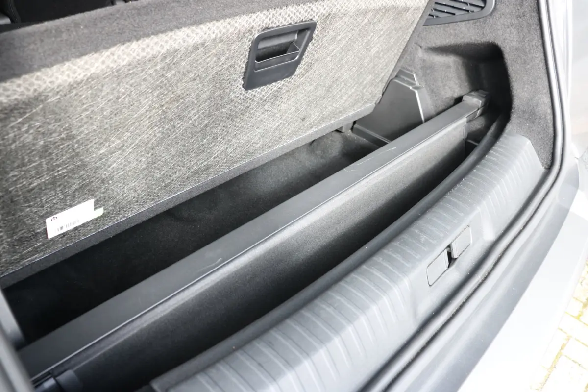 1.2 Hybrid 136 GT 7p | Schuif kanteldak | Alcantara | 360 Pakket | | Panoramadak | Rondomzicht camera | Voorstoelen verwarmd | Achterbank verwarmd | Navi | Apple Carplay/Android  |