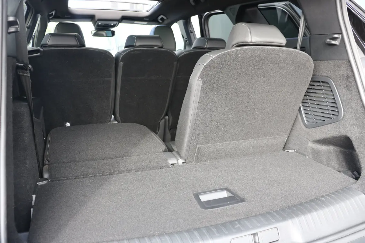 1.2 Hybrid 136 GT 7p | Schuif kanteldak | Alcantara | 360 Pakket | | Panoramadak | Rondomzicht camera | Voorstoelen verwarmd | Achterbank verwarmd | Navi | Apple Carplay/Android  |