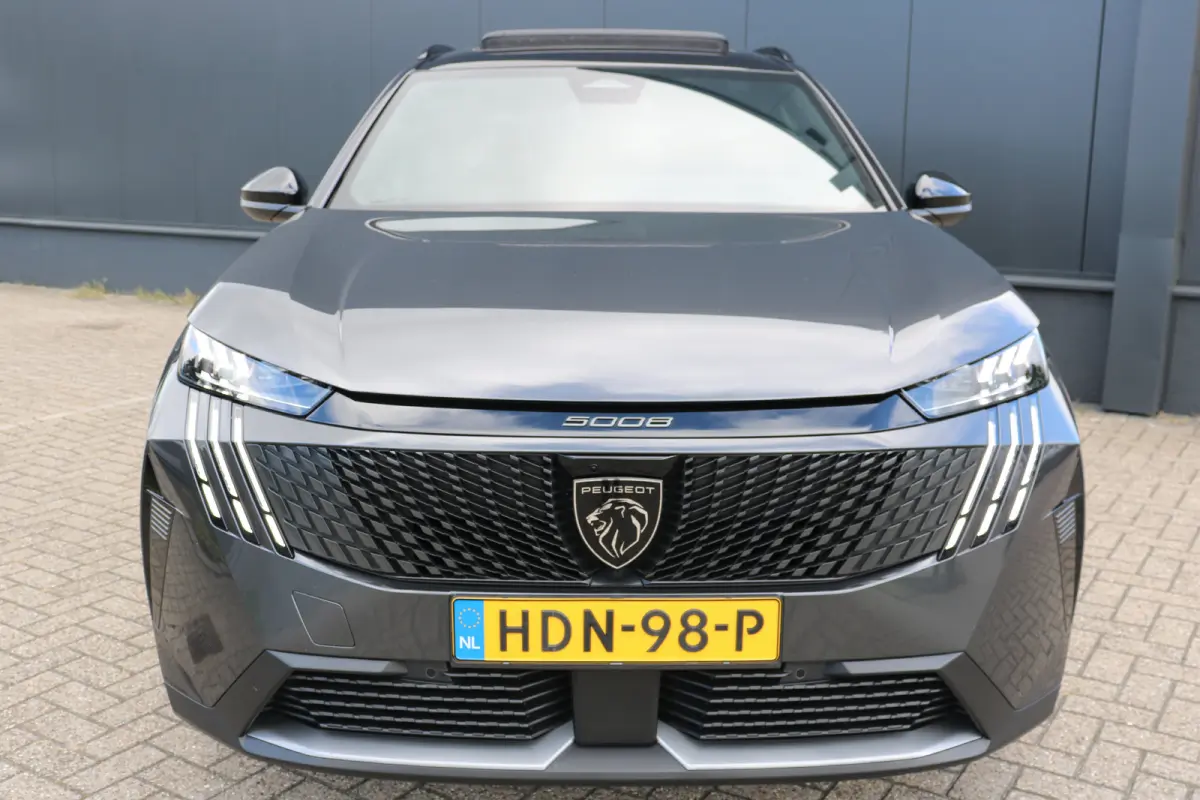 1.2 Hybrid 136 GT 7p | Schuif kanteldak | Alcantara | 360 Pakket | | Panoramadak | Rondomzicht camera | Voorstoelen verwarmd | Achterbank verwarmd | Navi | Apple Carplay/Android  |