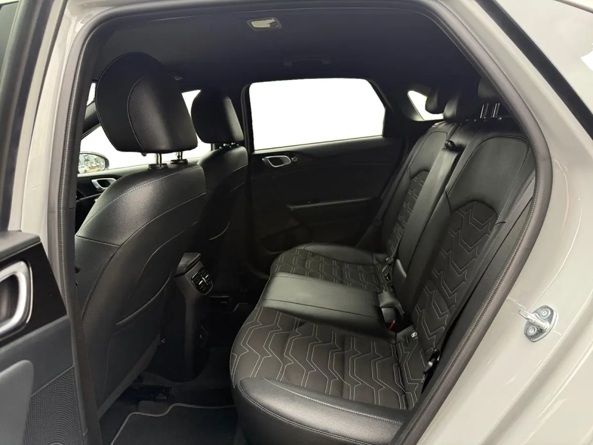 1.0 T-GDi Design Edition | Camera | LED | Stoel + Stuurverwarming | Apple Carplay / Android Auto | Halfleder