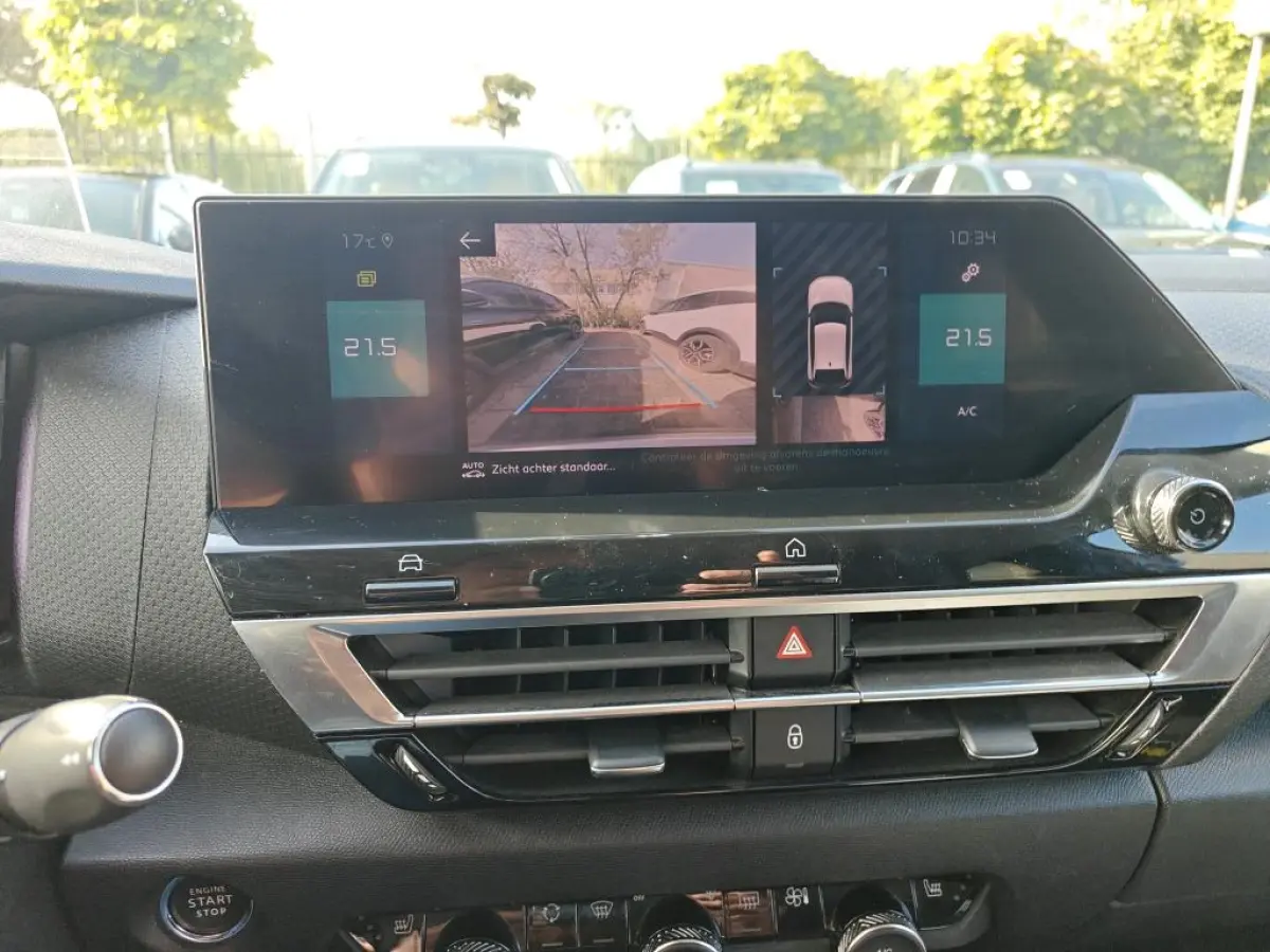 Feel Pack 50 kWh CARPLAY | STUUR+ STOEL+ VOORRUIT VERWARMING | CAMERA | ADAPTIVE CRUISE