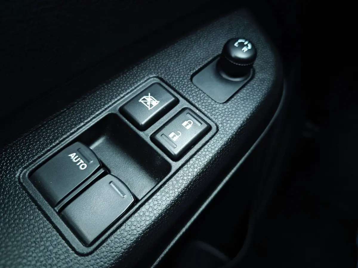 1.2 Smart Hybrid Select | Achteruitrijcamera | Stoelverwarming | NL- auto