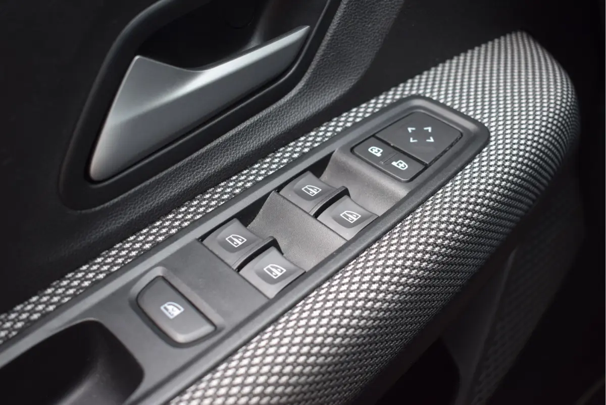 1.0 TCe 110 Expression | NL-Auto | Navi | Appple Carplay/Android Auto