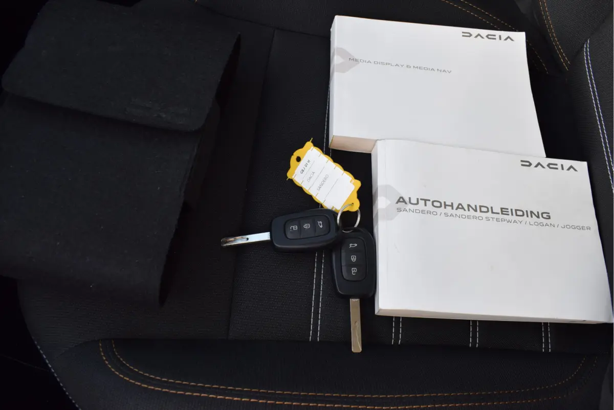 1.0 TCe 110 Expression | NL-Auto | Navi | Appple Carplay/Android Auto