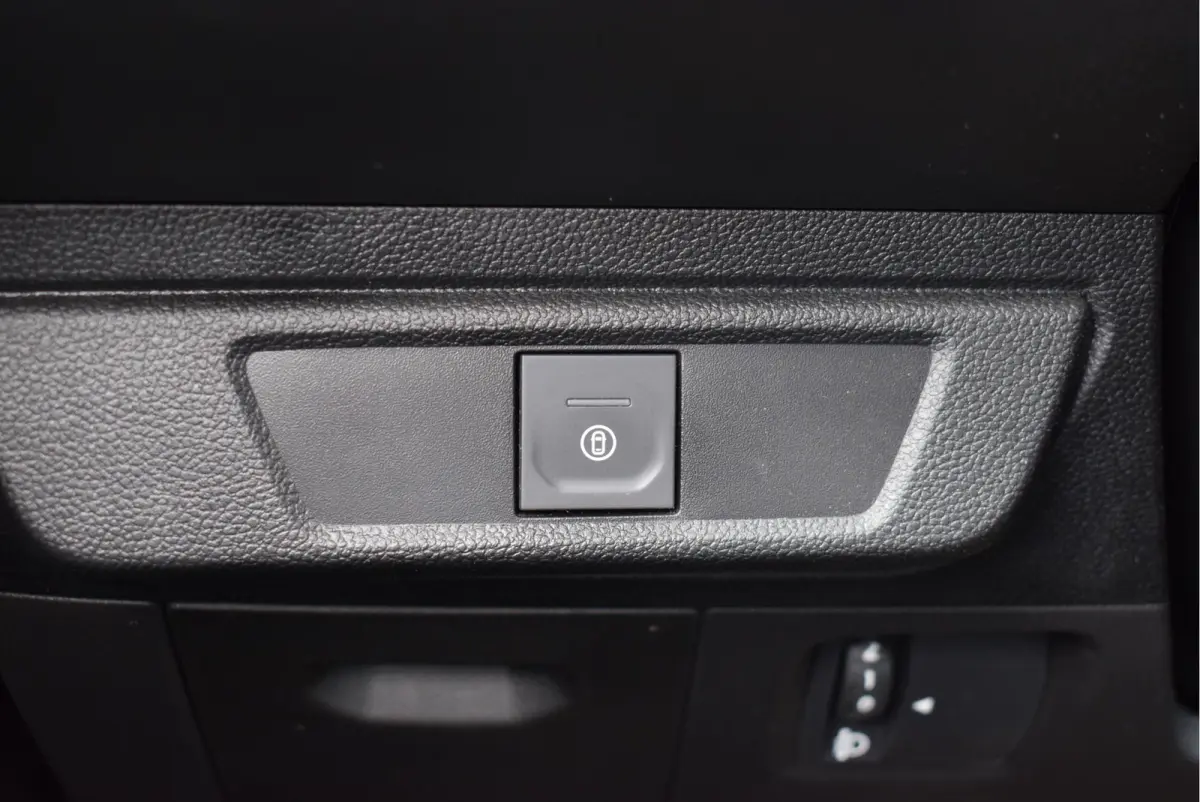 1.0 TCe 110 Expression | NL-Auto | Navi | Appple Carplay/Android Auto