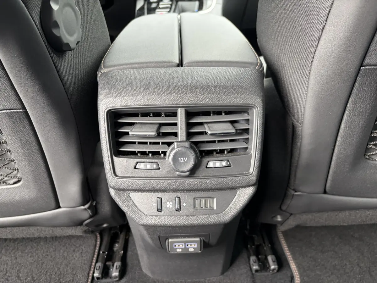 GT HYBRID VAN:33.900,- VOOR:29.877,- UW HERFSTVOORDEEL: 4.023,- | 7 PER. | ADAPT. CRUISE CONTROL | RIJKLAARPRIJS INCL. 12 MND BOVAG GARANTIE|