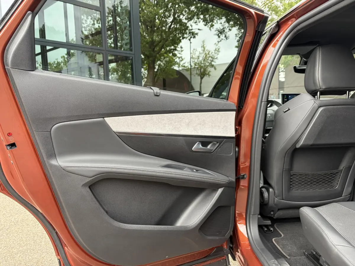 GT HYBRID VAN:33.900,- VOOR:29.877,- UW HERFSTVOORDEEL: 4.023,- | 7 PER. | ADAPT. CRUISE CONTROL | RIJKLAARPRIJS INCL. 12 MND BOVAG GARANTIE|