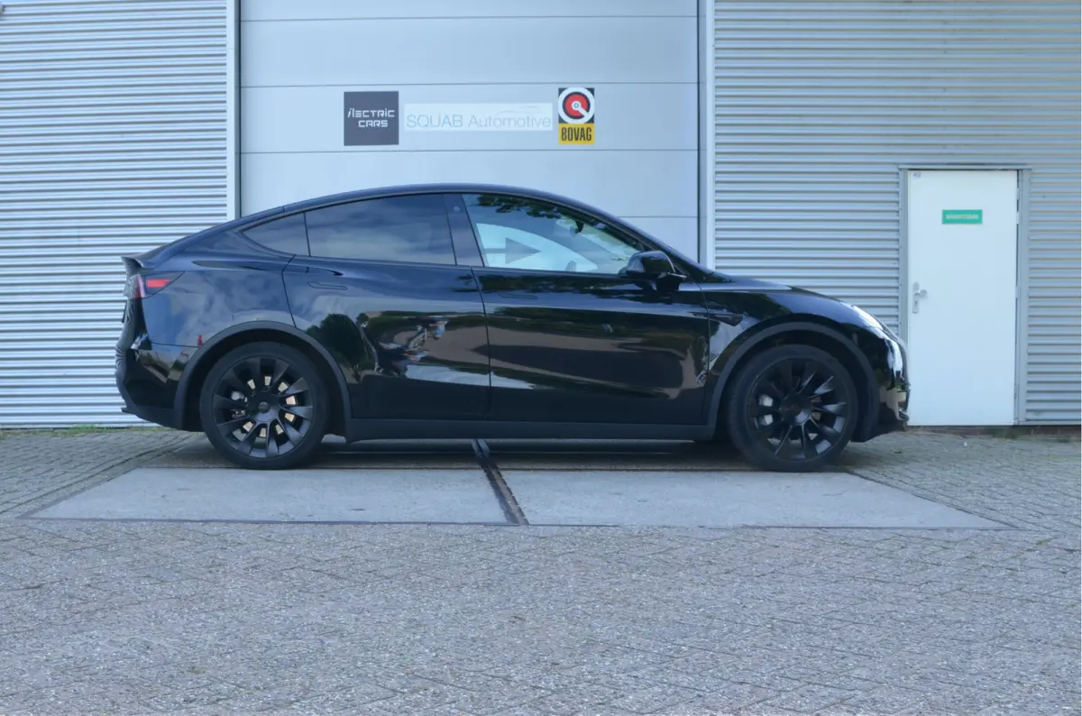 RWD 58 kWh Autopilot3.0, 20" velgen!
