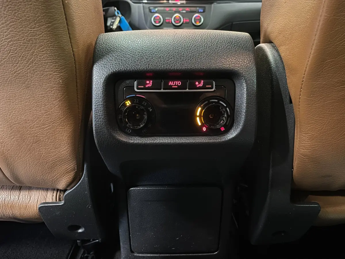 1.4 TSI|7-PERSOONS|AUTOMAAT|LEDER|PANO|STOELVERW.|ELEK.STOELEN+A-KLEP|CAMERA|CRUISE+CLIMA|PDC-A|LMV 18''|NAP|NL-AUTO