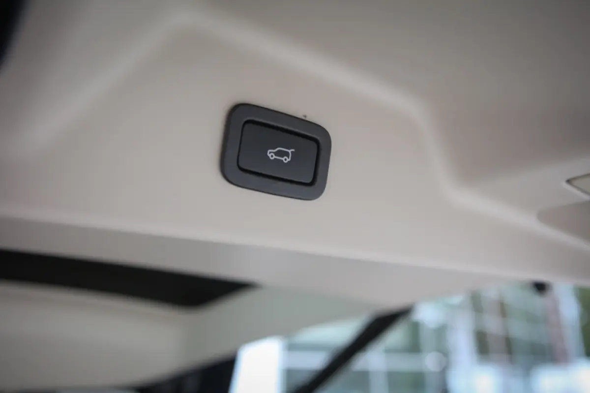 3.0 D300 Vogue | HUD | Matrix LED | ACC | Pano | 360° | Meridian