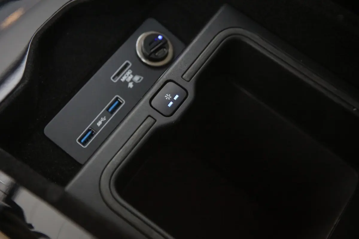 3.0 D300 Vogue | HUD | Matrix LED | ACC | Pano | 360° | Meridian