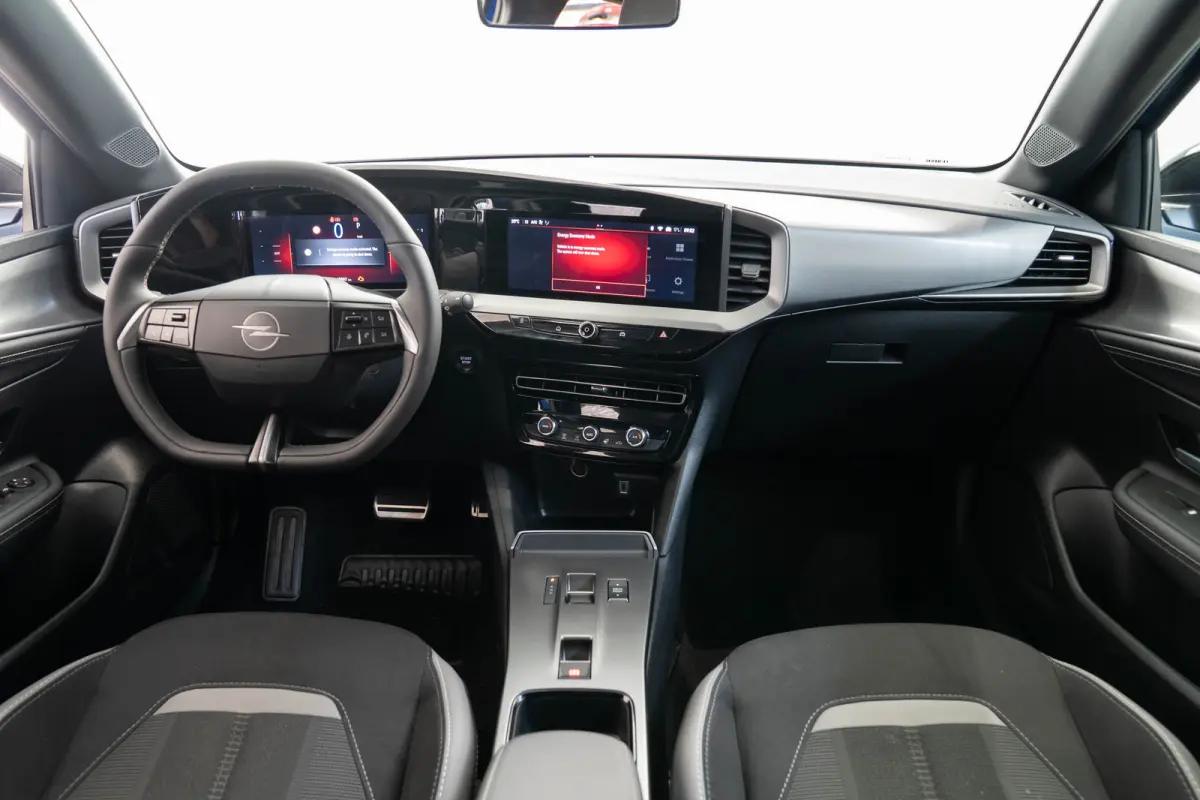 1.2 Turbo Hybrid GS | Tot 8 Jaar Garantie | Camera | Stoel & Stuurverwarming | Adaptive Cruise Controle | Navigatie | Apple Carplay & Android Auto |