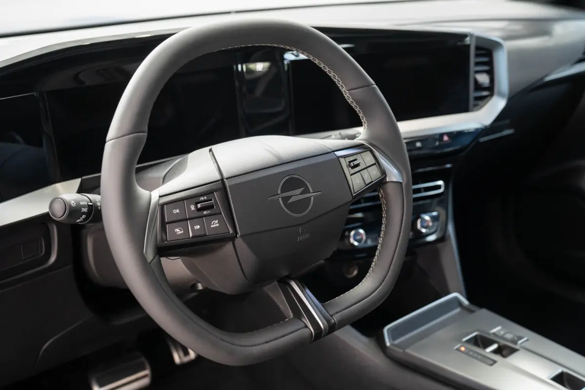 1.2 Turbo Hybrid GS | Tot 8 Jaar Garantie | Camera | Stoel & Stuurverwarming | Adaptive Cruise Controle | Navigatie | Apple Carplay & Android Auto |