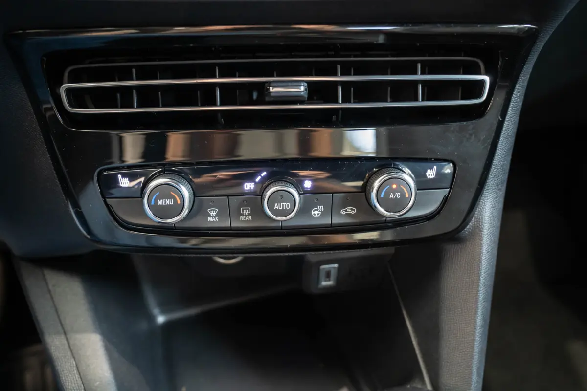 1.2 Turbo Hybrid GS | Tot 8 Jaar Garantie | Camera | Stoel & Stuurverwarming | Adaptive Cruise Controle | Navigatie | Apple Carplay & Android Auto |