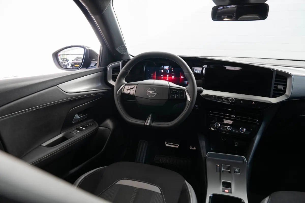 1.2 Turbo Hybrid GS | Tot 8 Jaar Garantie | Camera | Stoel & Stuurverwarming | Adaptive Cruise Controle | Navigatie | Apple Carplay & Android Auto |