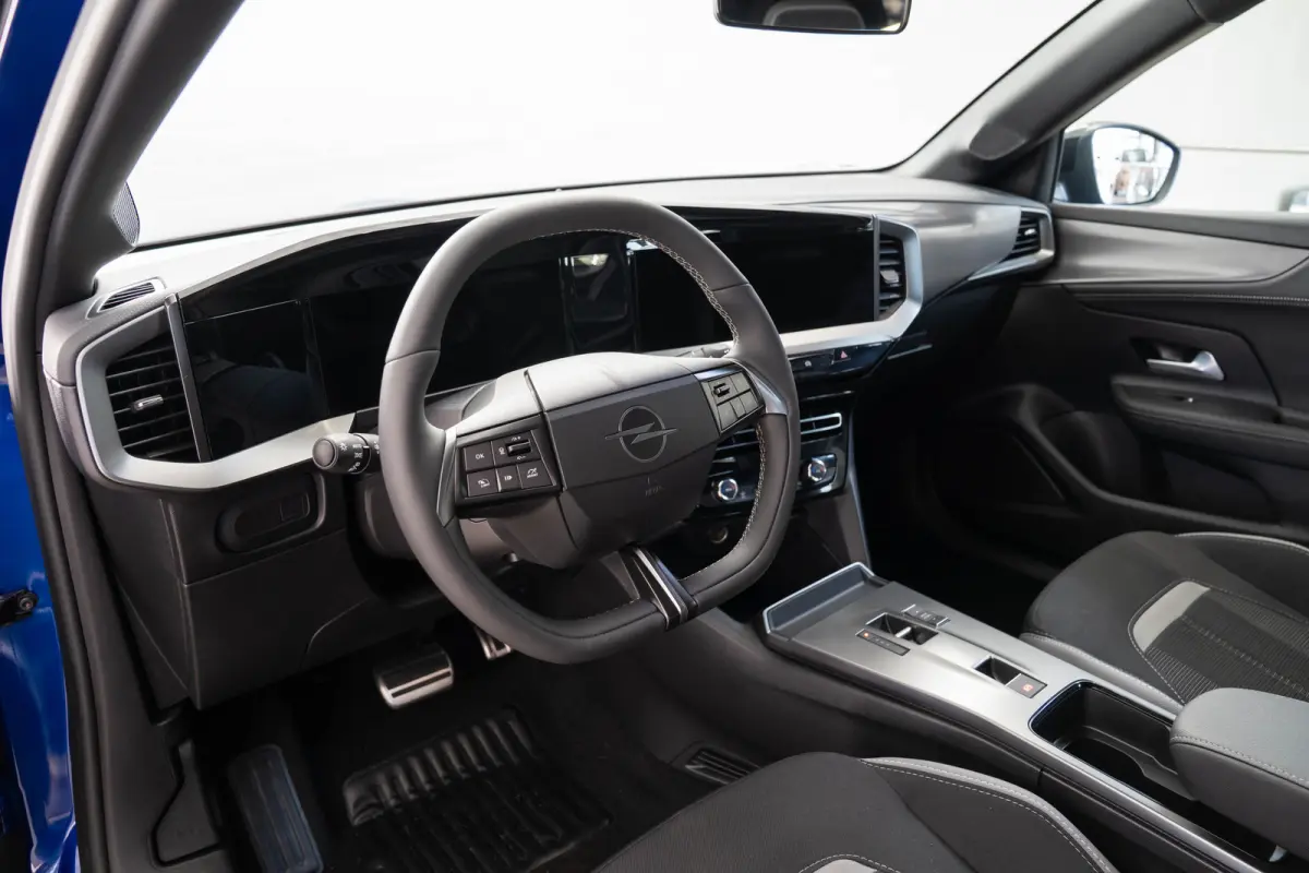 1.2 Turbo Hybrid GS | Tot 8 Jaar Garantie | Camera | Stoel & Stuurverwarming | Adaptive Cruise Controle | Navigatie | Apple Carplay & Android Auto |