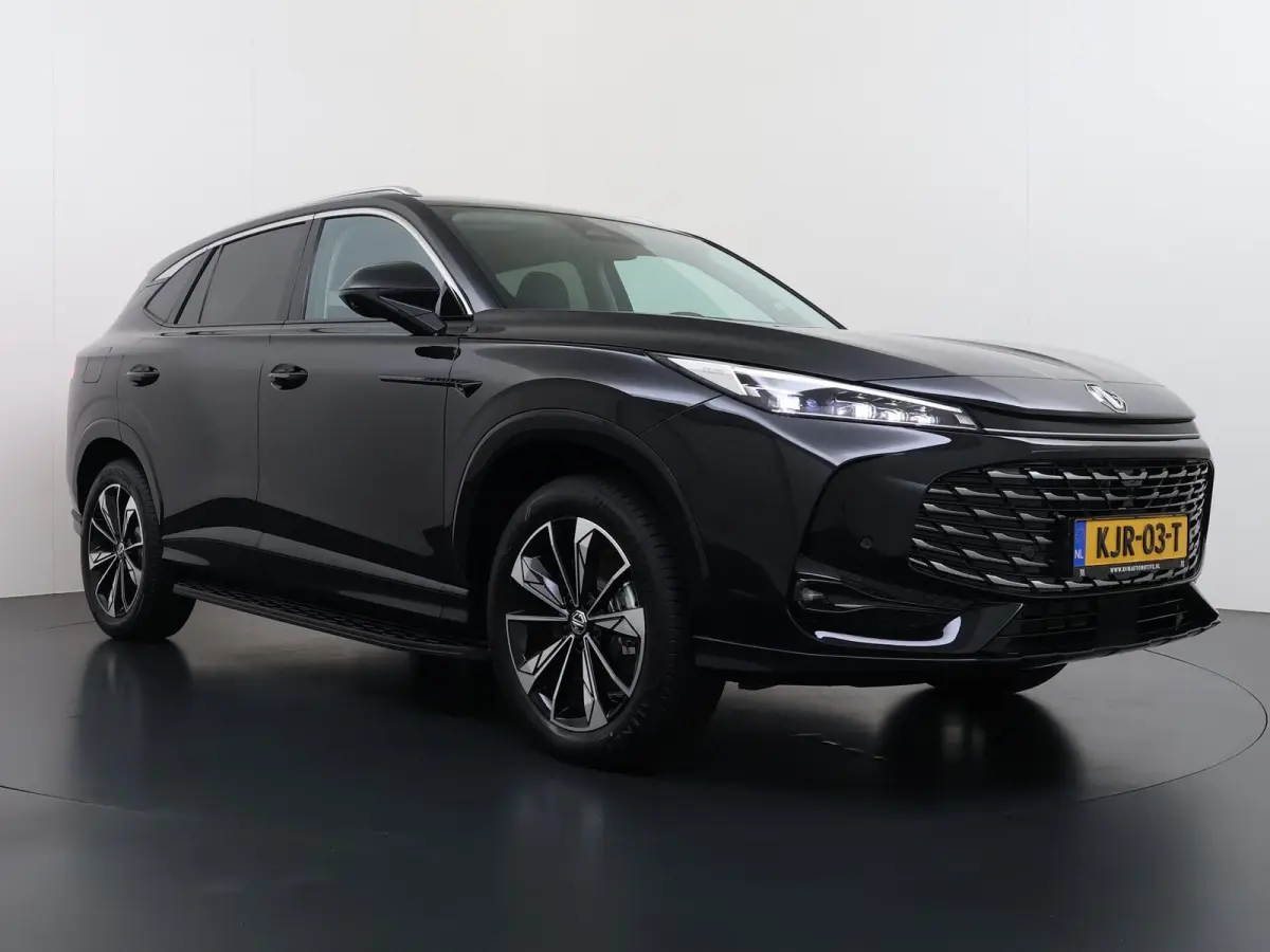 1.5 Luxury VAN: € 39.900- VOOR: € 33.330,- UW HERFSTVOORDEEL: € 6.470| ,-PLUG-IN HYBRIDE | 272 PK | NIEUWE AUTO | >1.000 KM TOTAAL BEREIK | 1E REGISTRATIE 03-2026 | 360° CAMERA | ELEK