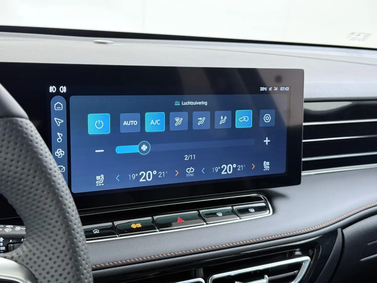 1.5 Luxury VAN: € 39.900- VOOR: € 33.330,- UW HERFSTVOORDEEL: € 6.470| ,-PLUG-IN HYBRIDE | 272 PK | NIEUWE AUTO | >1.000 KM TOTAAL BEREIK | 1E REGISTRATIE 03-2026 | 360° CAMERA | ELEK