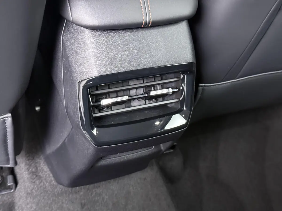 1.5 Luxury VAN: € 39.900- VOOR: € 33.330,- UW HERFSTVOORDEEL: € 6.470| ,-PLUG-IN HYBRIDE | 272 PK | NIEUWE AUTO | >1.000 KM TOTAAL BEREIK | 1E REGISTRATIE 03-2026 | 360° CAMERA | ELEK