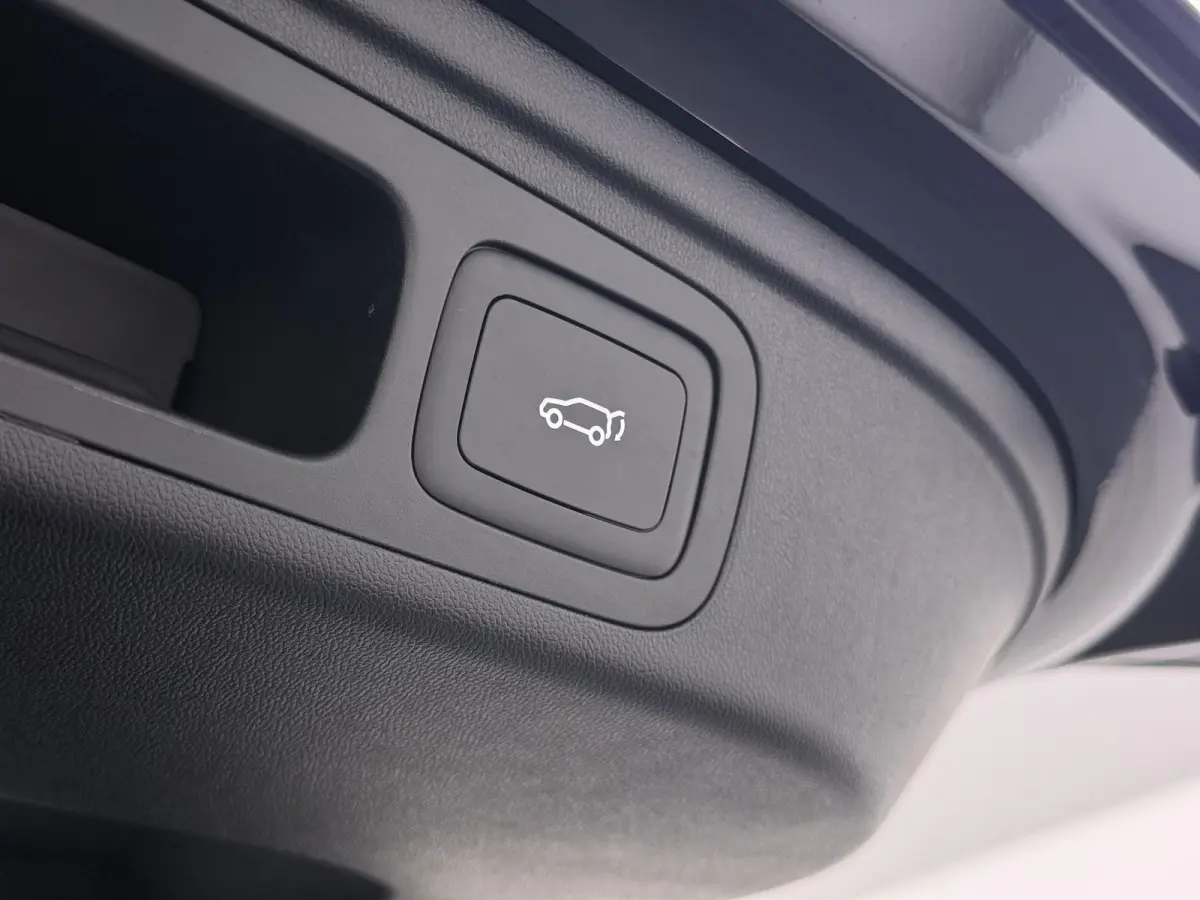 1.5 Luxury VAN: € 39.900- VOOR: € 33.330,- UW HERFSTVOORDEEL: € 6.470| ,-PLUG-IN HYBRIDE | 272 PK | NIEUWE AUTO | >1.000 KM TOTAAL BEREIK | 1E REGISTRATIE 03-2026 | 360° CAMERA | ELEK