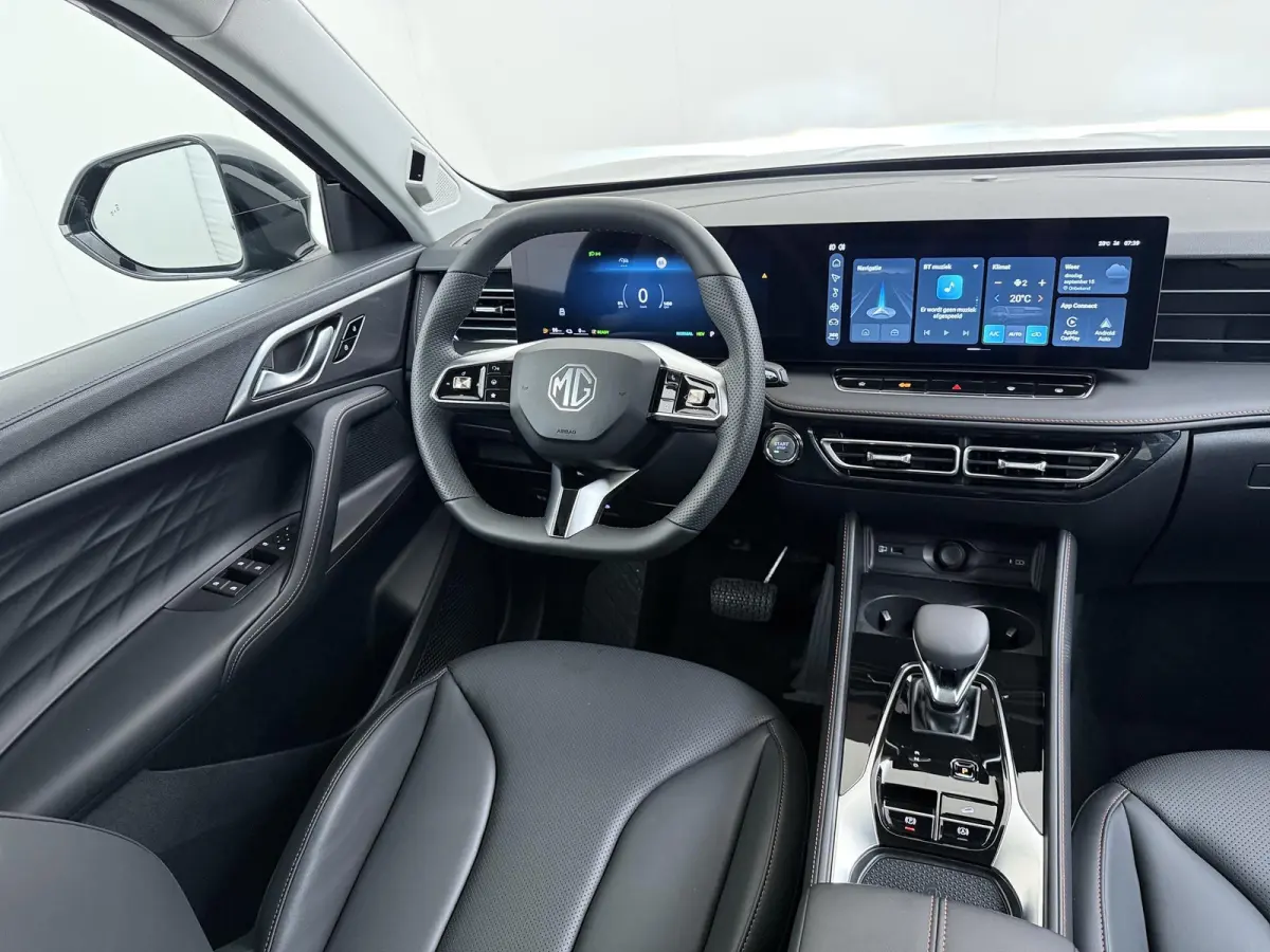 1.5 Luxury VAN: € 39.900- VOOR: € 33.330,- UW HERFSTVOORDEEL: € 6.470| ,-PLUG-IN HYBRIDE | 272 PK | NIEUWE AUTO | >1.000 KM TOTAAL BEREIK | 1E REGISTRATIE 03-2026 | 360° CAMERA | ELEK