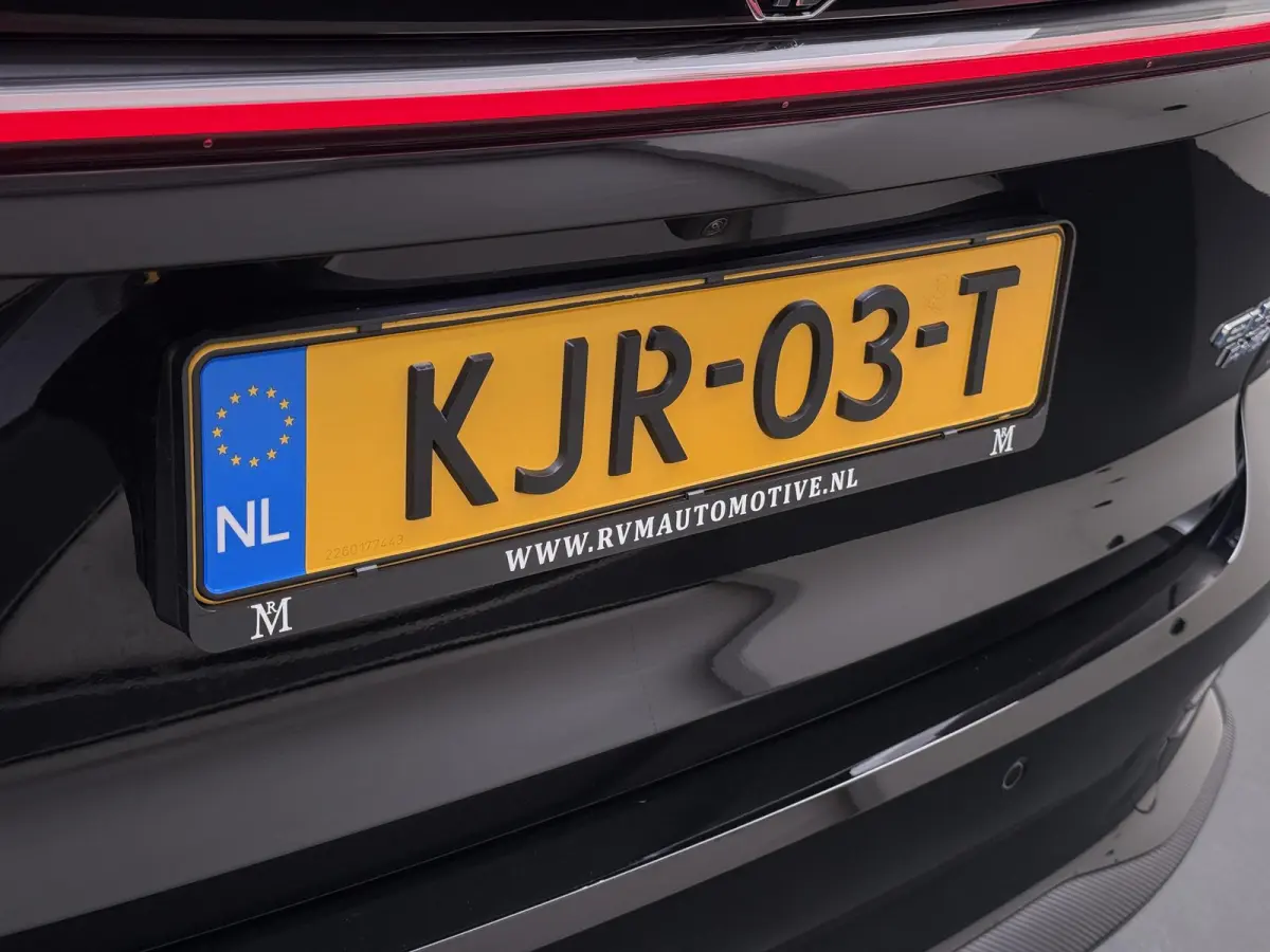 1.5 Luxury VAN: € 39.900- VOOR: € 33.330,- UW HERFSTVOORDEEL: € 6.470| ,-PLUG-IN HYBRIDE | 272 PK | NIEUWE AUTO | >1.000 KM TOTAAL BEREIK | 1E REGISTRATIE 03-2026 | 360° CAMERA | ELEK
