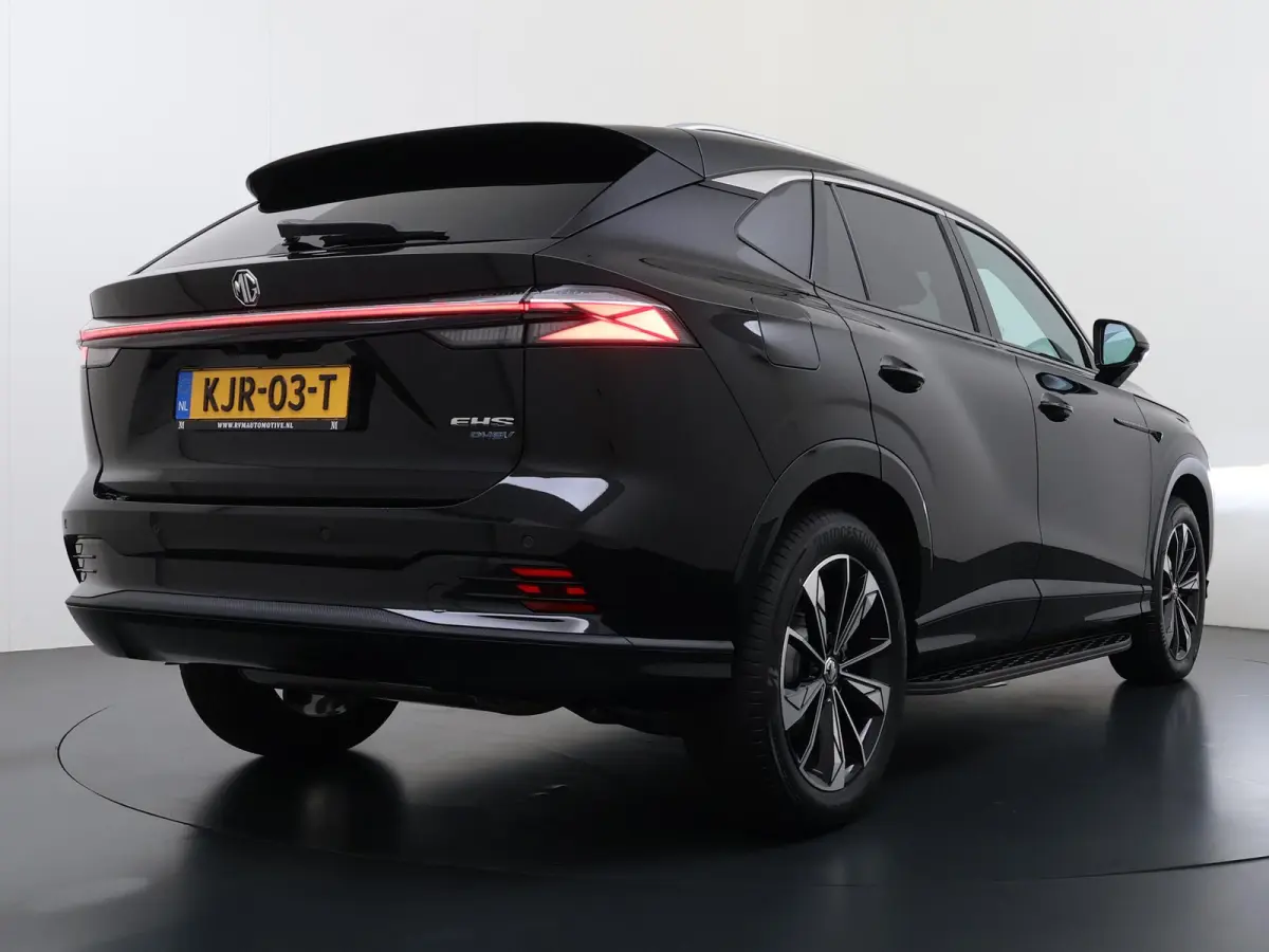 1.5 Luxury VAN: € 39.900- VOOR: € 33.330,- UW HERFSTVOORDEEL: € 6.470| ,-PLUG-IN HYBRIDE | 272 PK | NIEUWE AUTO | >1.000 KM TOTAAL BEREIK | 1E REGISTRATIE 03-2026 | 360° CAMERA | ELEK