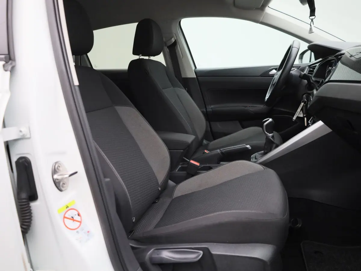 1.0 TSI Life 95 pk| Origineel Nederlands | 1e Eigenaar | Navigatie | Achteruitrijcamera | Getint Glas | 15 Inch Velgen | Digitale Cockpit Pro