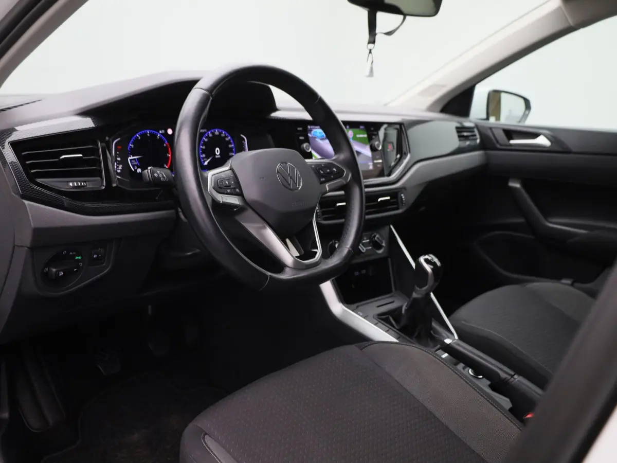 1.0 TSI Life 95 pk| Origineel Nederlands | 1e Eigenaar | Navigatie | Achteruitrijcamera | Getint Glas | 15 Inch Velgen | Digitale Cockpit Pro