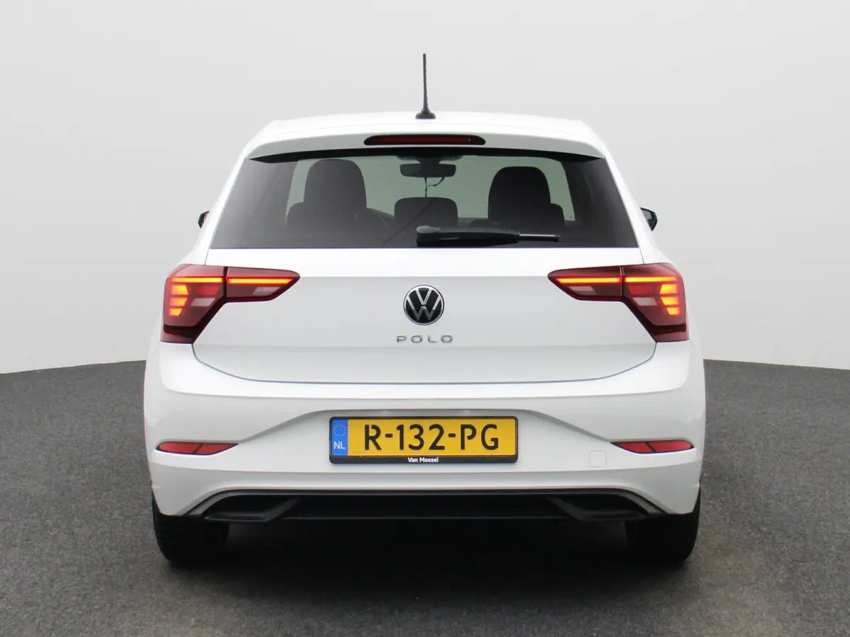 1.0 TSI Life 95 pk| Origineel Nederlands | 1e Eigenaar | Navigatie | Achteruitrijcamera | Getint Glas | 15 Inch Velgen | Digitale Cockpit Pro