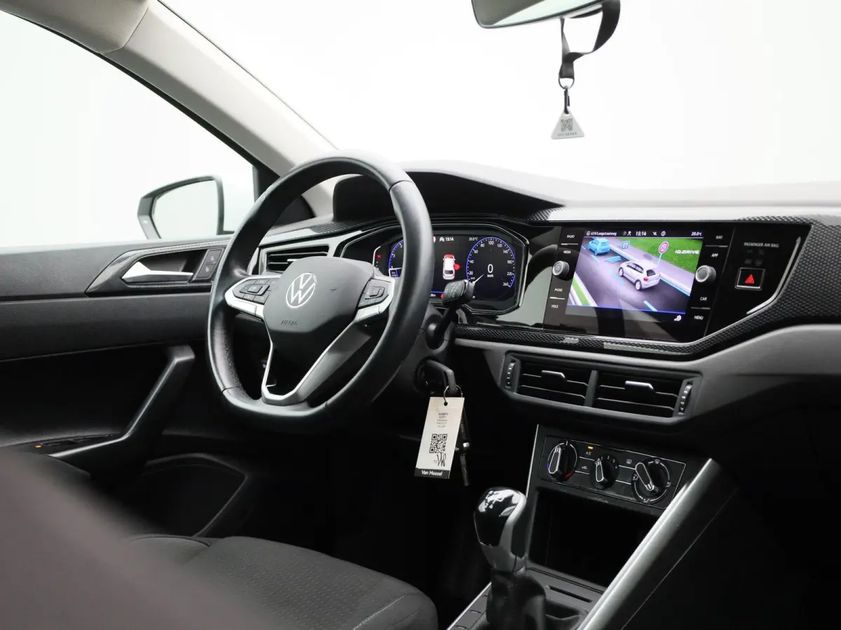 1.0 TSI Life 95 pk| Origineel Nederlands | 1e Eigenaar | Navigatie | Achteruitrijcamera | Getint Glas | 15 Inch Velgen | Digitale Cockpit Pro