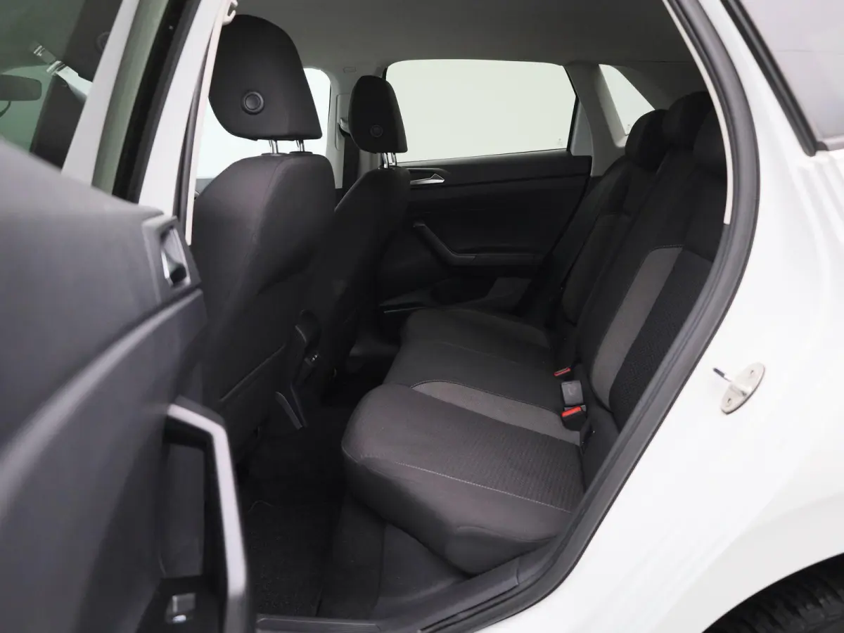 1.0 TSI Life 95 pk| Origineel Nederlands | 1e Eigenaar | Navigatie | Achteruitrijcamera | Getint Glas | 15 Inch Velgen | Digitale Cockpit Pro