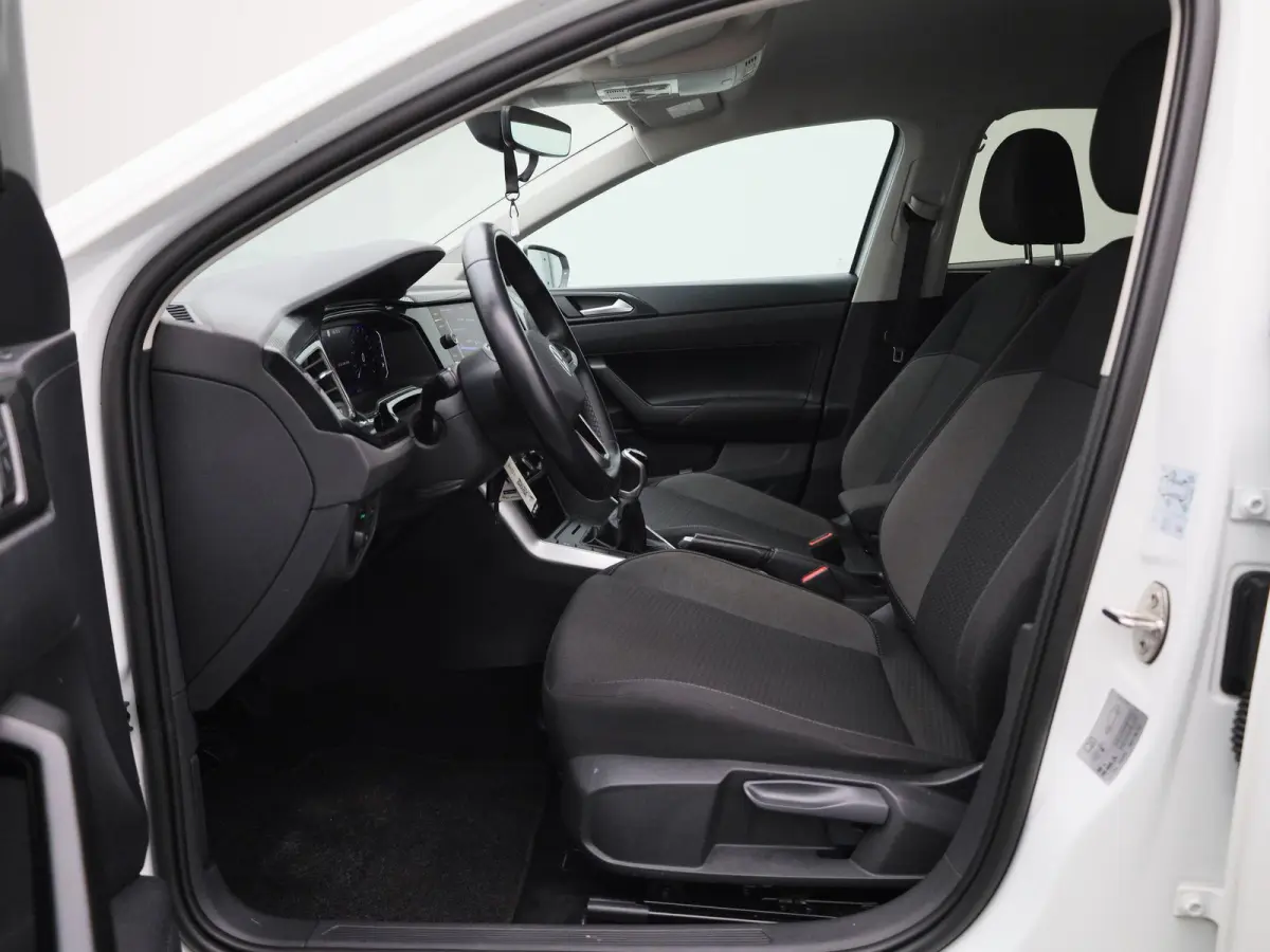 1.0 TSI Life 95 pk| Origineel Nederlands | 1e Eigenaar | Navigatie | Achteruitrijcamera | Getint Glas | 15 Inch Velgen | Digitale Cockpit Pro