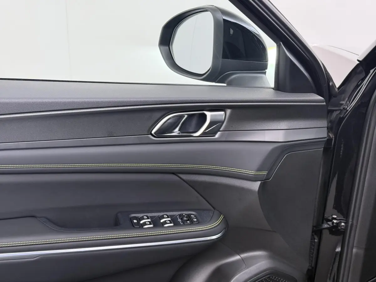 1.5 Core VAN: € 36.900- VOOR: € 33.330,- UW HERFSTVOORDEEL: € 3.570,-  | NIEUW MODEL! | FABRIEKSGARANTIE T/M 2030! | CAMERA| STOELVERWARMING| APPLE CARPLAY| ADAPTIVE CRUISE CONTROL|