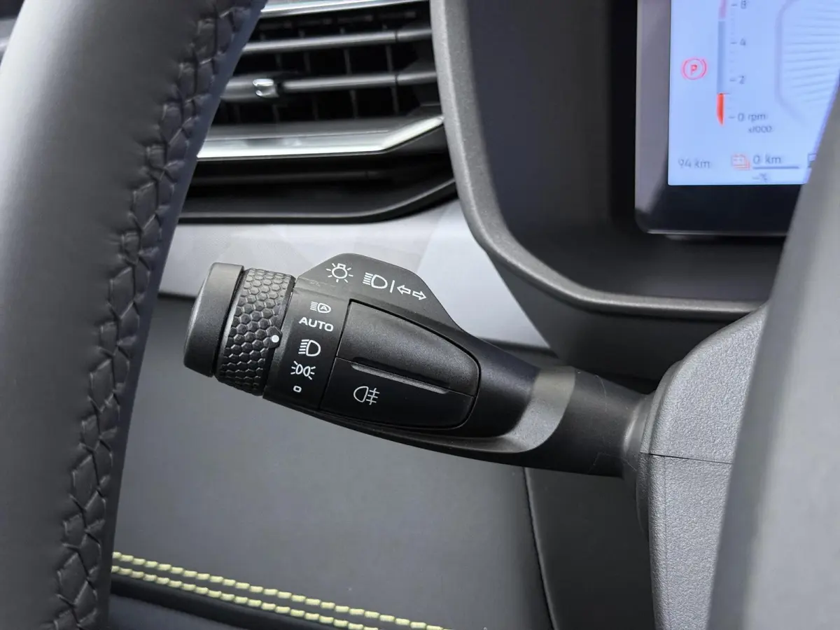 1.5 Core VAN: € 36.900- VOOR: € 33.330,- UW HERFSTVOORDEEL: € 3.570,-  | NIEUW MODEL! | FABRIEKSGARANTIE T/M 2030! | CAMERA| STOELVERWARMING| APPLE CARPLAY| ADAPTIVE CRUISE CONTROL|
